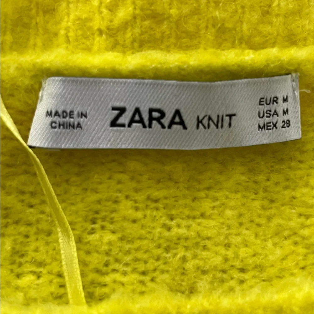 VGUC Zara Women’s Crewneck Sweater in Yellow - Sz Medium